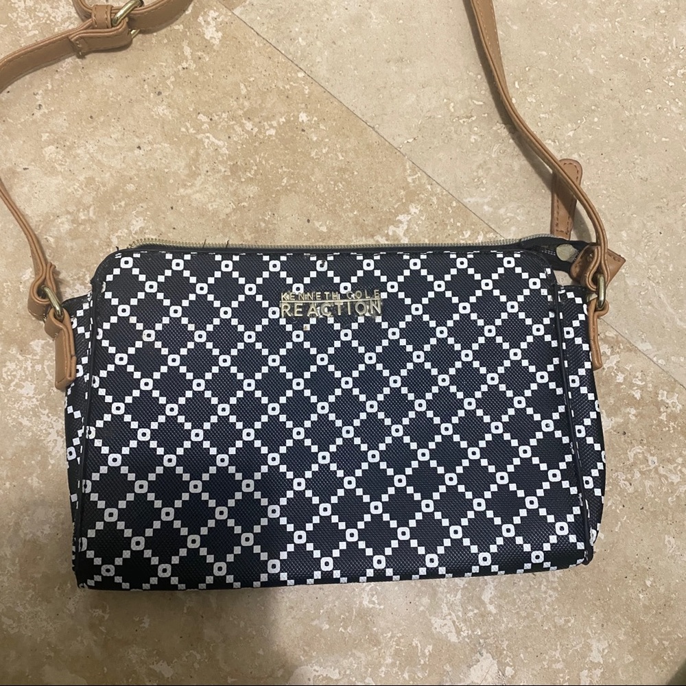 Black and white Kenneth Cole crossbody purse